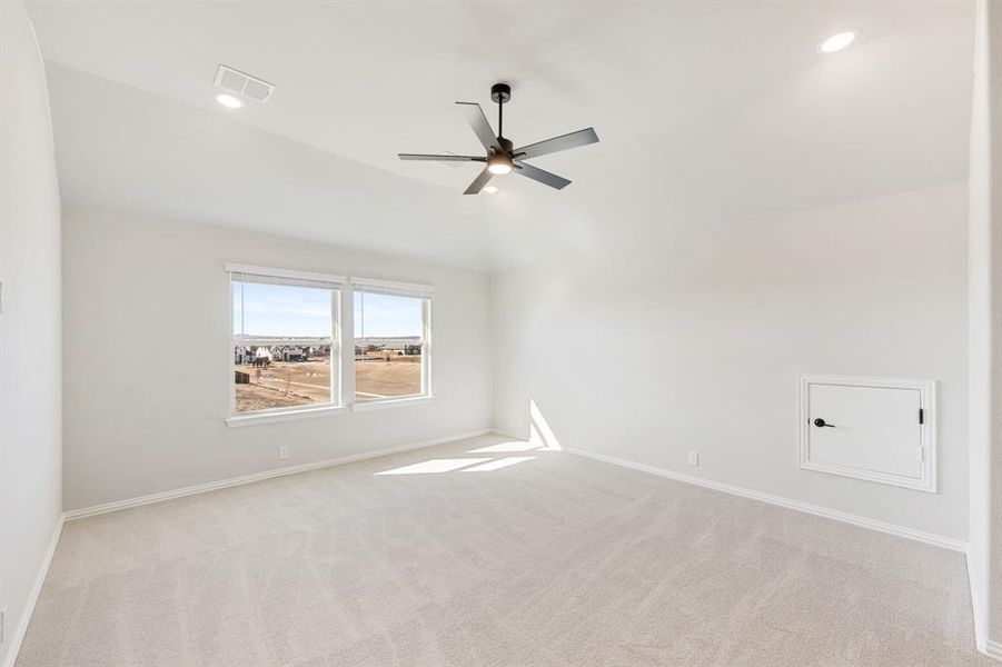Spacious, unfurnished interior of a new home in Parks at Panchasarp Farms 55-60, Burleson (Image 35).