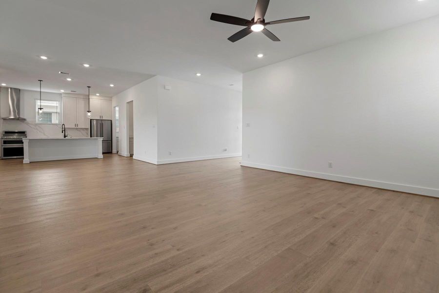 Spacious, unfurnished interior of a new home in Hallimore Ranch, Rosenberg (Image 19). Spacious, unfurnished interior of a new home in Hallimore Ranch, Rosenberg (Image 19).