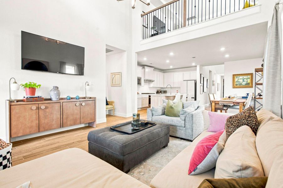 Furnished interior view inside a new home in Sienna 40', Missouri City (Image 11).