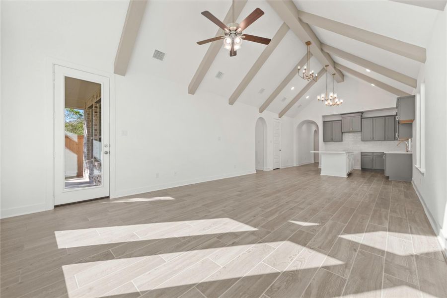 Spacious, unfurnished interior of a new home in Kresston, Montgomery (Image 13).
