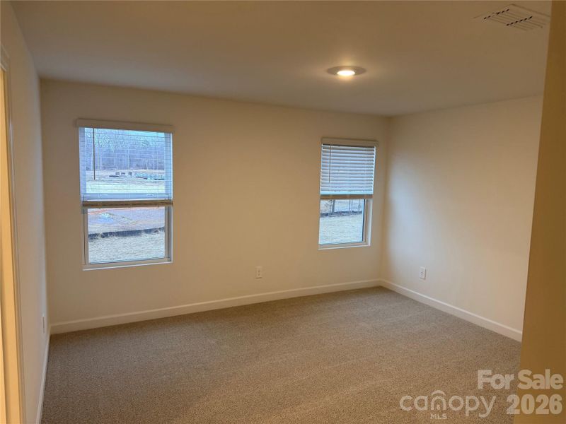 Spacious, unfurnished interior of a new home in Galloway Ridge, Charlotte (Image 15).