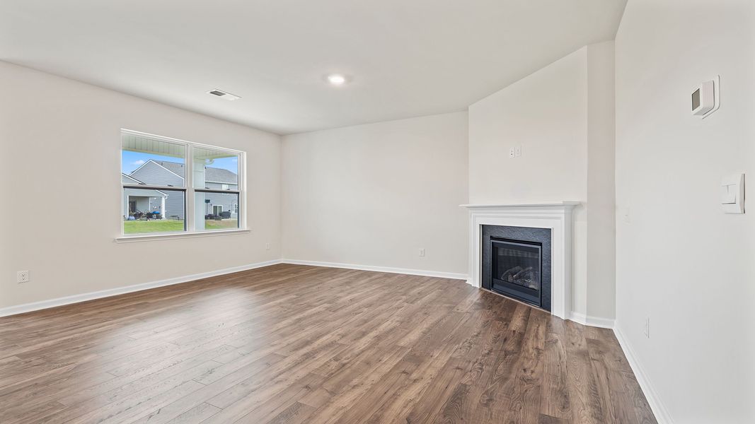 Spacious, unfurnished interior of a new home in Woodglen, Piedmont (Image 21).