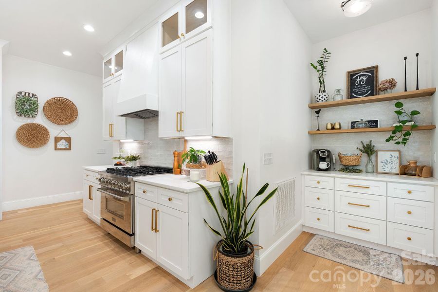 Furnished interior view inside a new home in , Rockwell (Image 19).