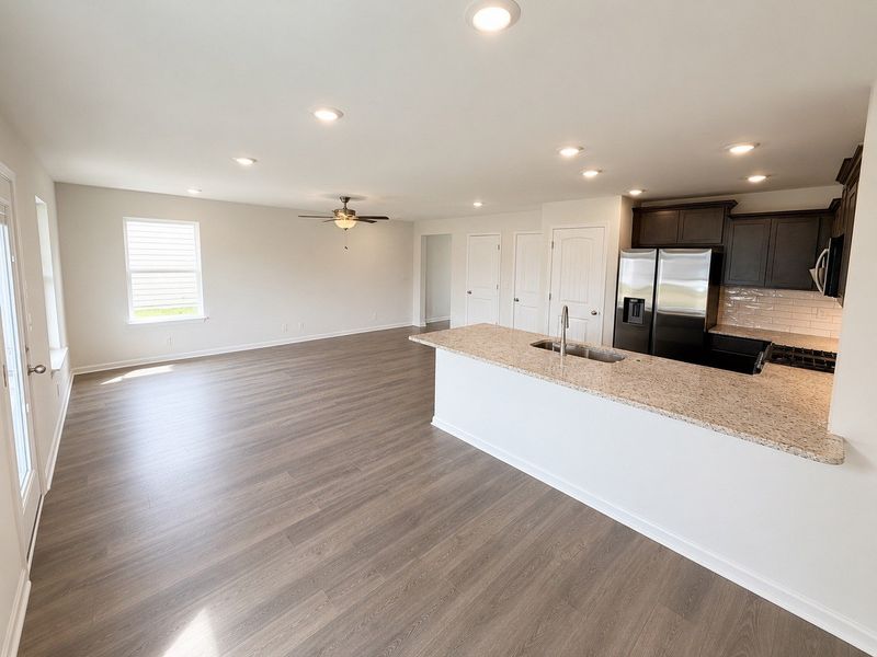 Spacious, unfurnished interior of a new home in Salem Landing, Rockvale (Image 10).
