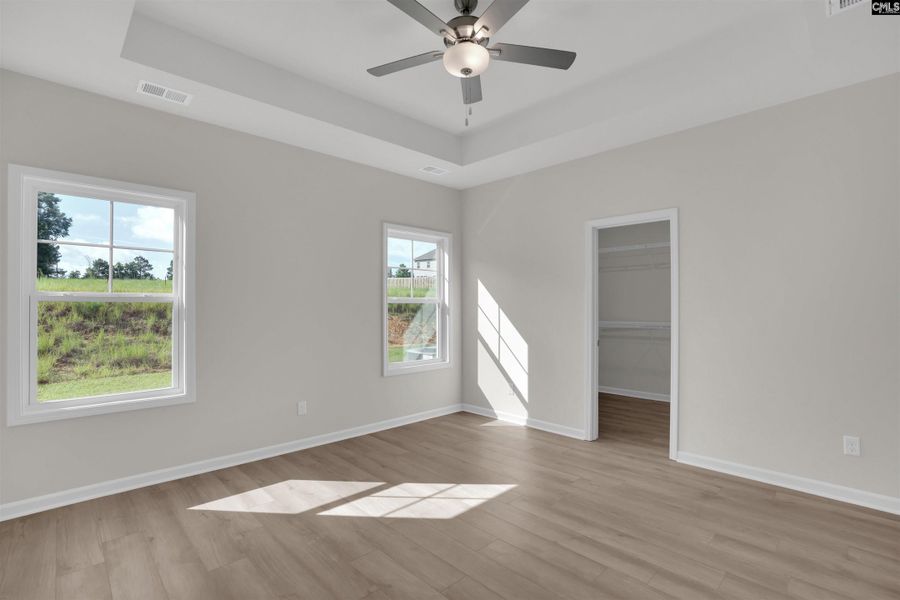 Spacious, unfurnished interior of a new home in Rolling Hills, Prosperity (Image 23).