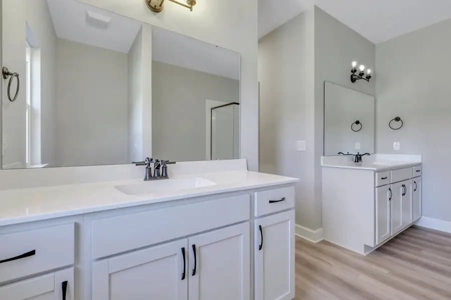 Laurel Owner’s Bath – Separate Vanities Laurel Owner’s Bath – Separate Vanities