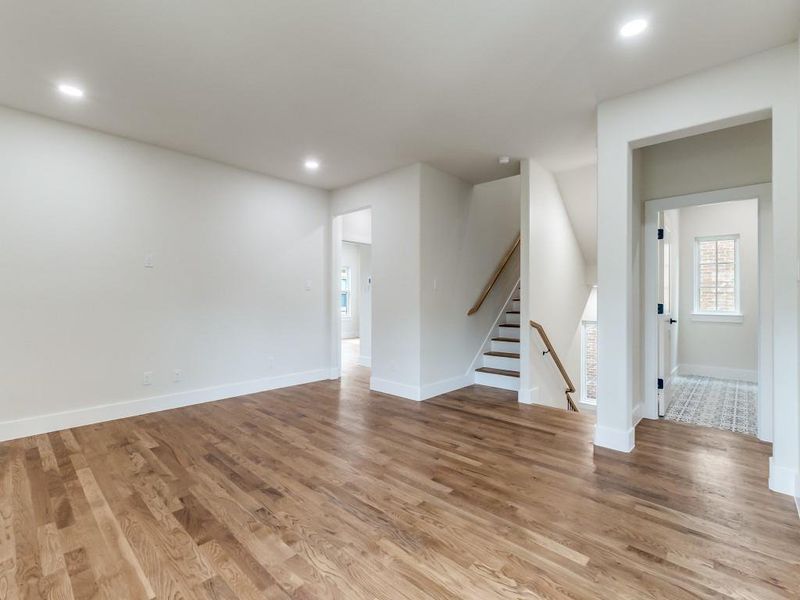 Spacious, unfurnished interior of a new home in , Dallas (Image 17).