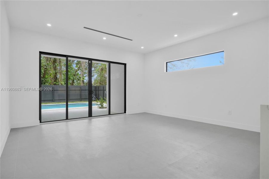 Spacious, unfurnished interior of a new home in , Miami (Image 25).