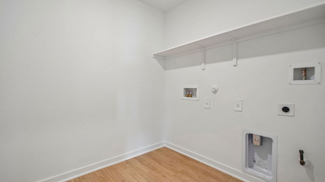 Spacious, unfurnished interior of a new home in Trails at Wildhorse, Austin (Image 28).