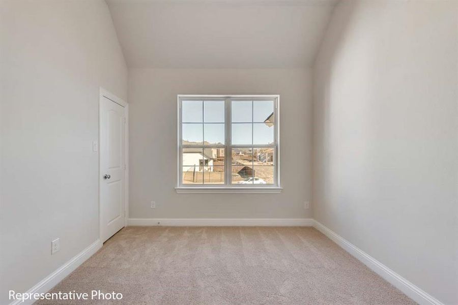 Spacious, unfurnished interior of a new home in Cedar Ridge Estates, Grand Prairie (Image 10).