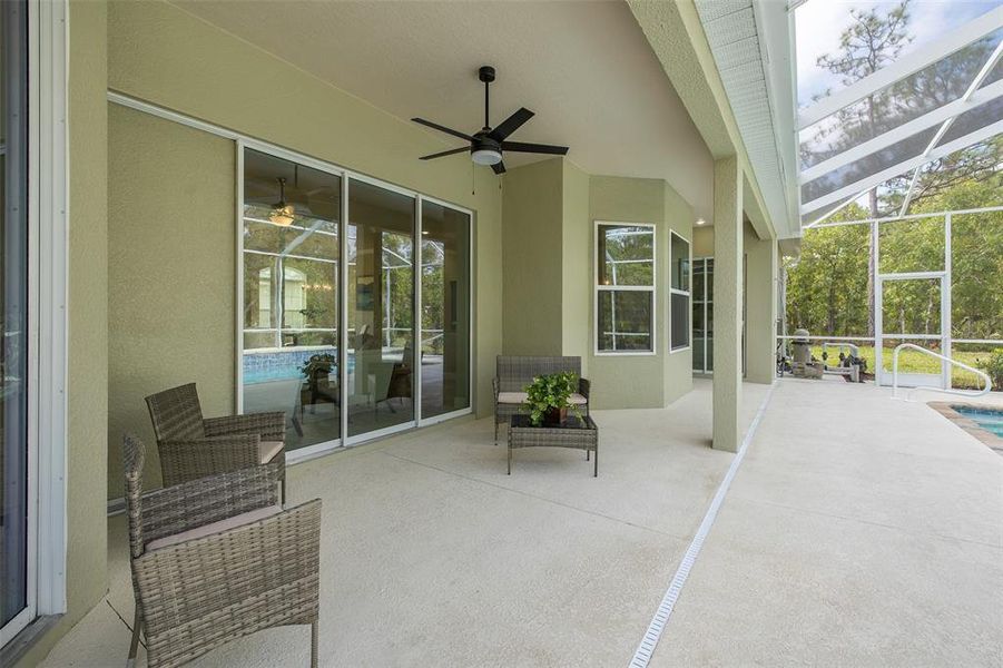 Exterior details and patio area of a home in , Homosassa (Image 29).