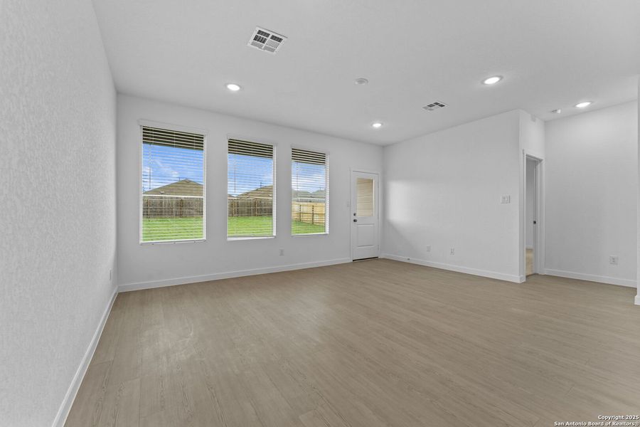Spacious, unfurnished interior of a new home in , New Braunfels (Image 25).