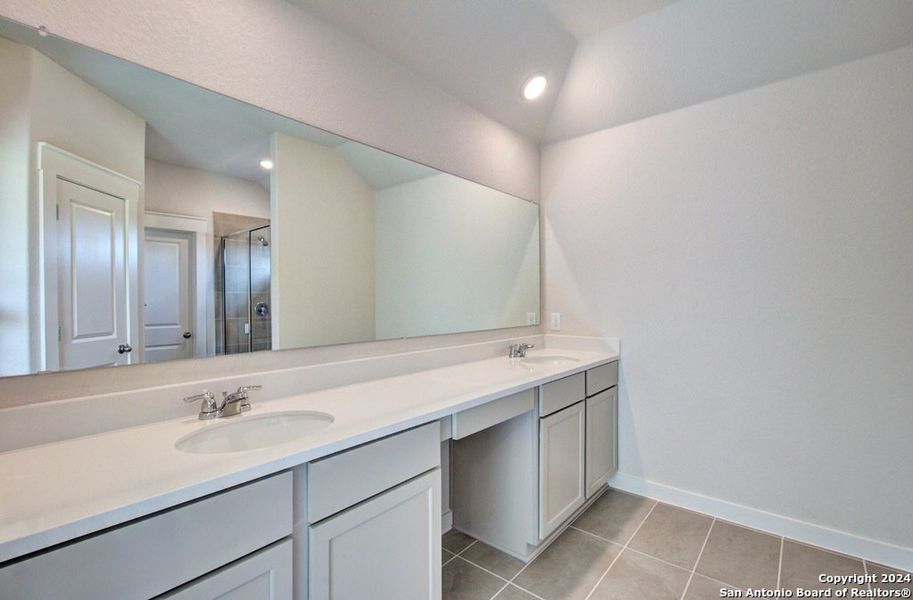 Furnished interior view inside a new home in Cloud Country, New Braunfels (Image 9).