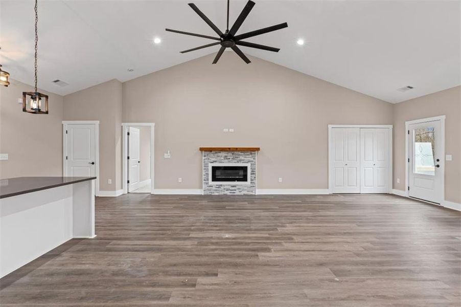 Spacious, unfurnished interior of a new home in , Austell (Image 21).