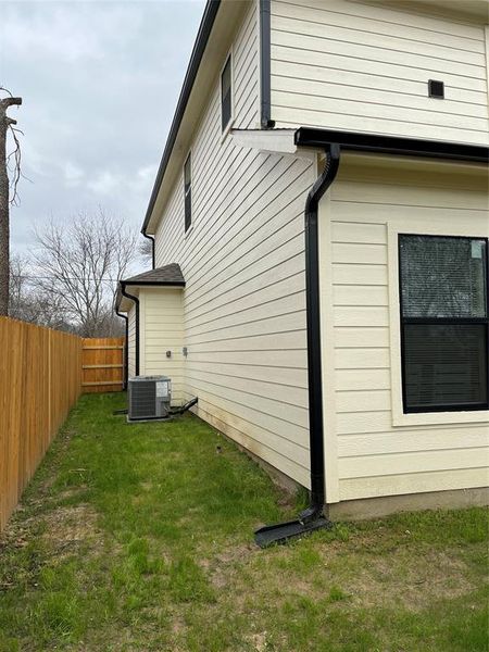 Exterior details and patio area of a home in , Corsicana (Image 29).
