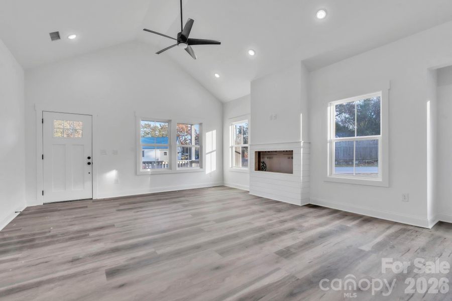 Spacious, unfurnished interior of a new home in , Greenville (Image 12).