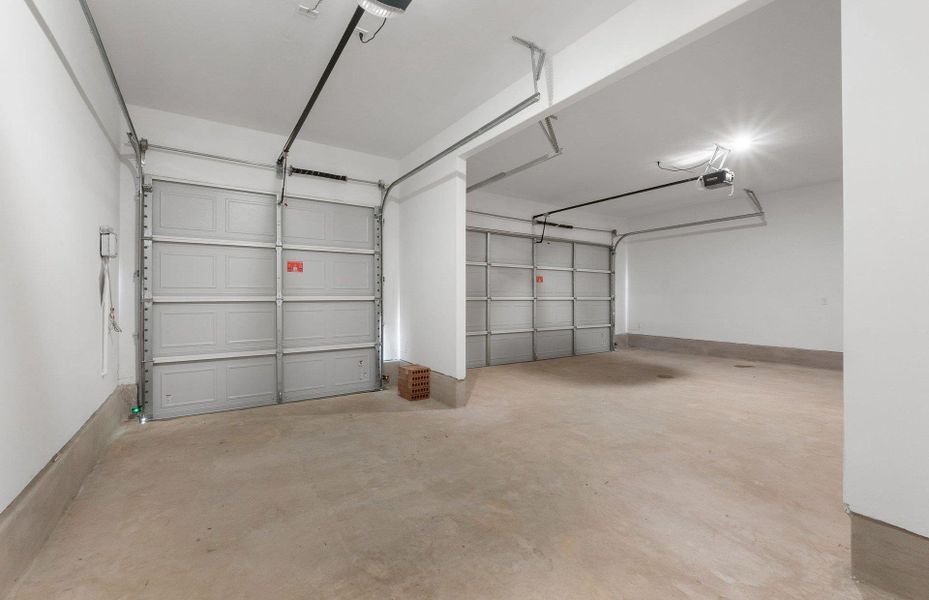 Spacious, unfurnished interior of a new home in Kuempel Estates, Pflugerville (Image 23). Spacious, unfurnished interior of a new home in Kuempel Estates, Pflugerville (Image 23).