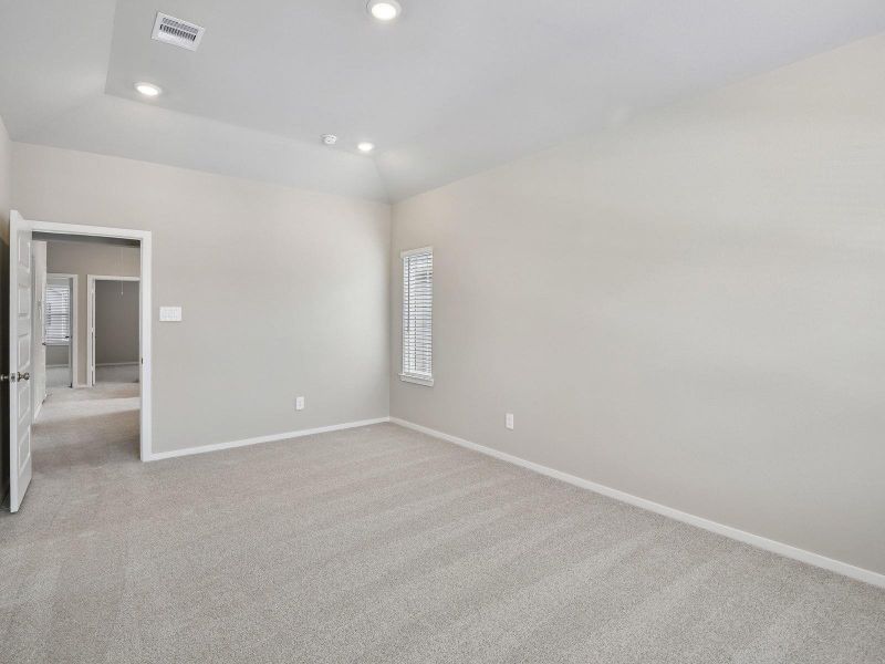 Spacious, unfurnished interior of a new home in Parkway Commons - City Series, Missouri City (Image 38). Spacious, unfurnished interior of a new home in Parkway Commons - City Series, Missouri City (Image 38).