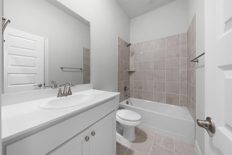 Furnished interior view inside a new home in , Greenville (Image 5).