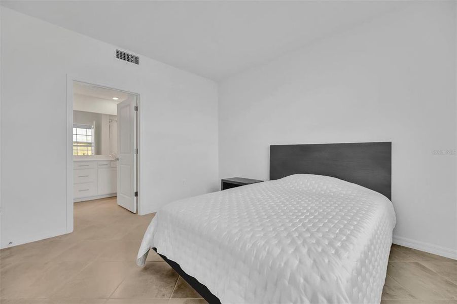 Furnished interior view inside a new home in , Bradenton (Image 30).