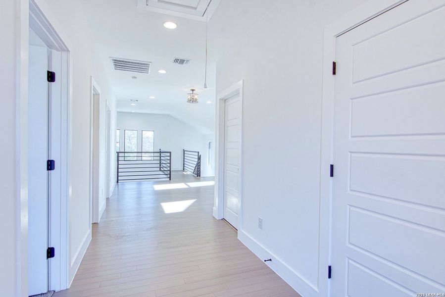 Spacious, unfurnished interior of a new home in , San Antonio (Image 29).