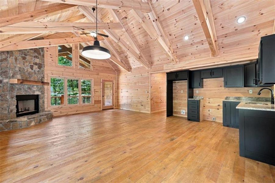 Community amenities in , Cherry Log (Image 29).