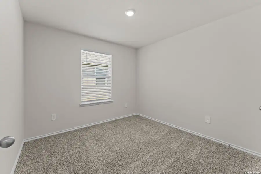 Spacious, unfurnished interior of a new home in Laurel Vistas, San Antonio (Image 23). Spacious, unfurnished interior of a new home in Laurel Vistas, San Antonio (Image 23).