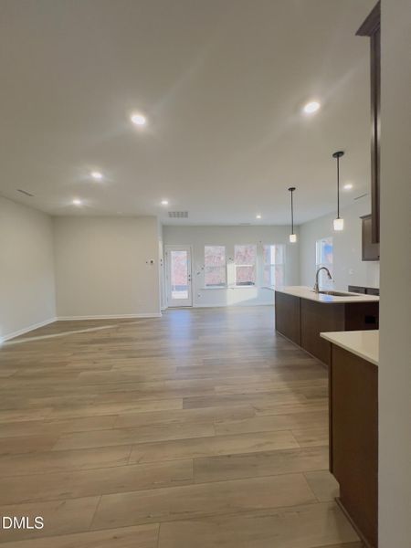 OVS 423 Family room and Kitchen area