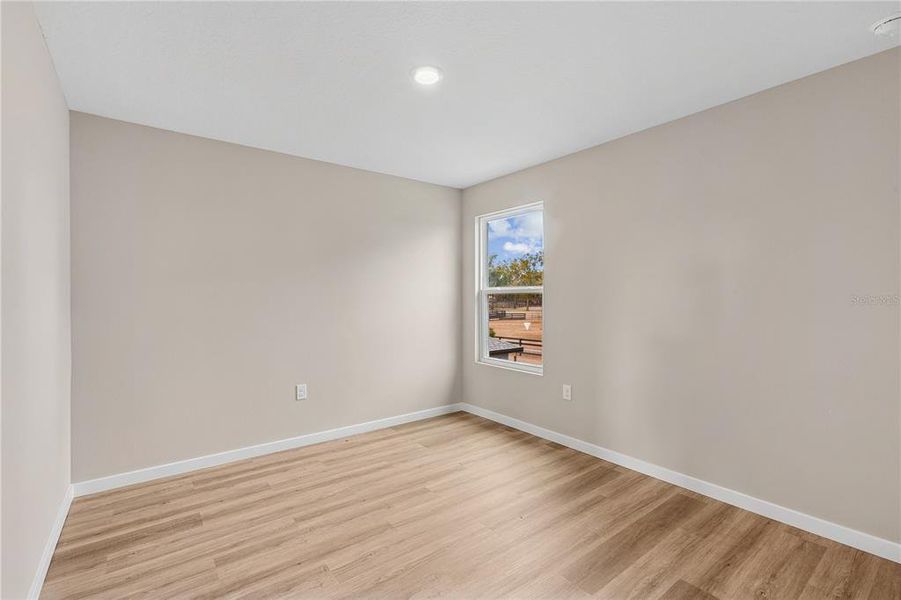 Spacious, unfurnished interior of a new home in Sabana Reserve, Ocala (Image 17).