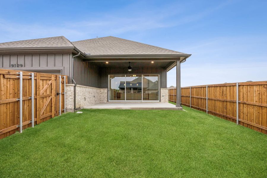 Exterior details and patio area of a home in Talia, Mesquite (Image 3).