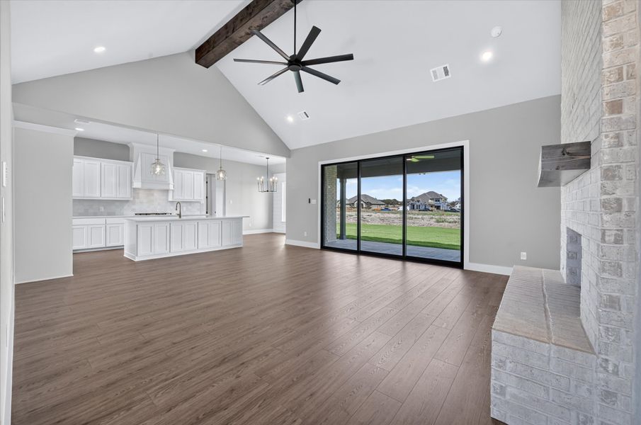 Spacious, unfurnished interior of a new home in Paloma Ranches, Justin (Image 20).