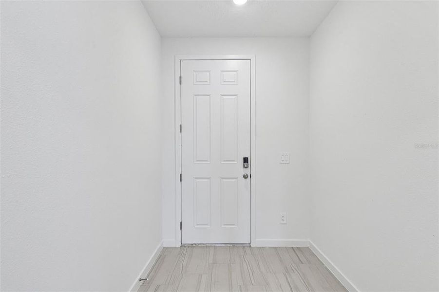 Spacious, unfurnished interior of a new home in , Palm Coast (Image 12).