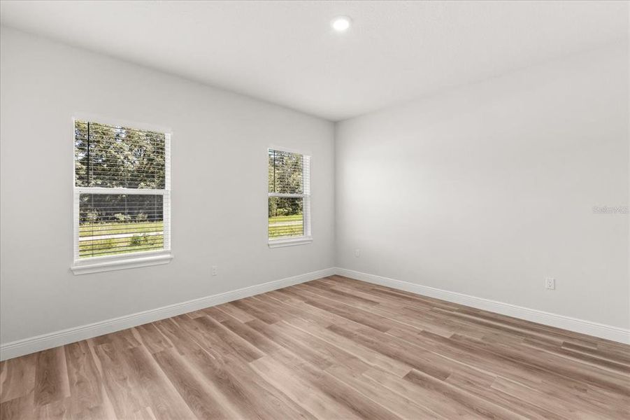 Spacious, unfurnished interior of a new home in , Ocala (Image 23).