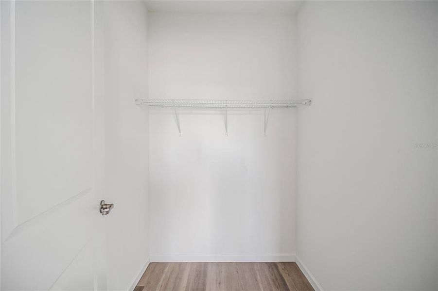 Spacious, unfurnished interior of a new home in , Orlando (Image 26).