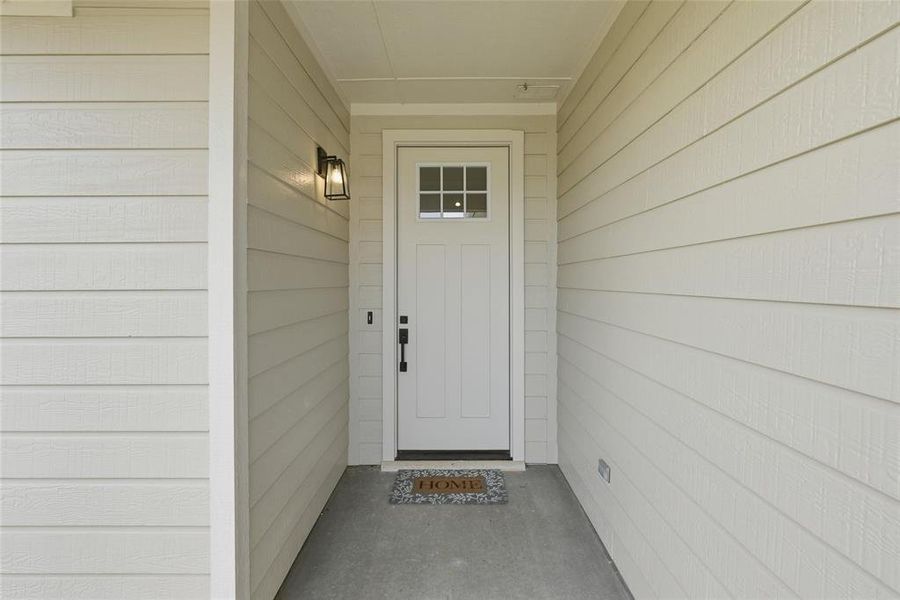 Exterior details and patio area of a home in , Tolar (Image 3).