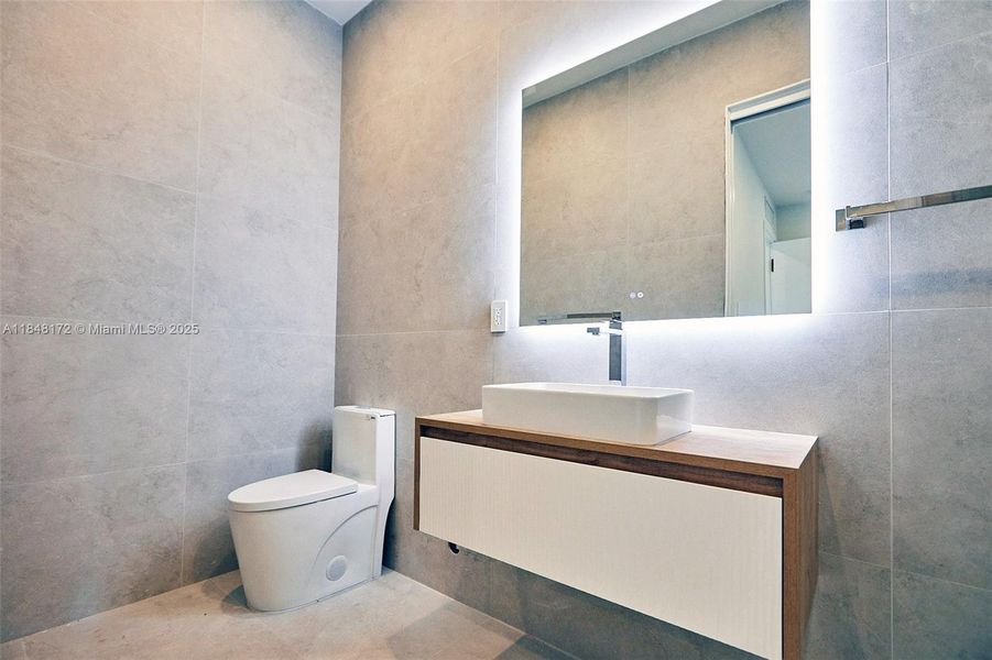 Furnished interior view inside a new home in , Coral Gables (Image 30).