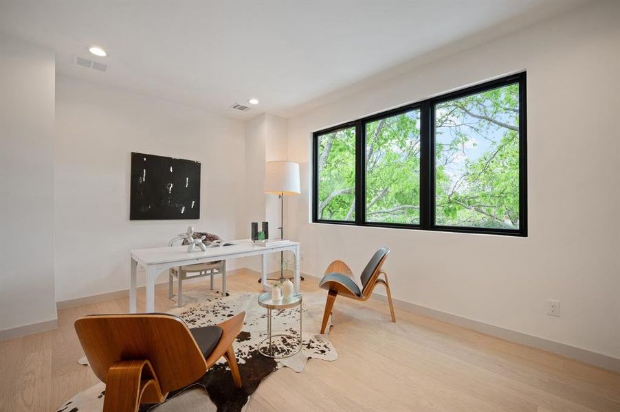 Furnished interior view inside a new home in , Dallas (Image 19).