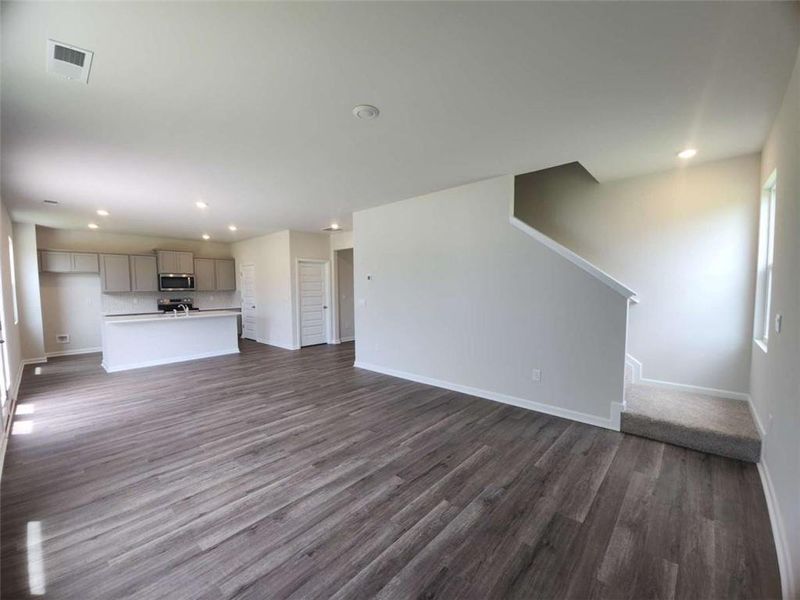 Spacious, unfurnished interior of a new home in Cedar Ridge - Locust Grove Station, Locust Grove (Image 17). Spacious, unfurnished interior of a new home in Cedar Ridge - Locust Grove Station, Locust Grove (Image 17).