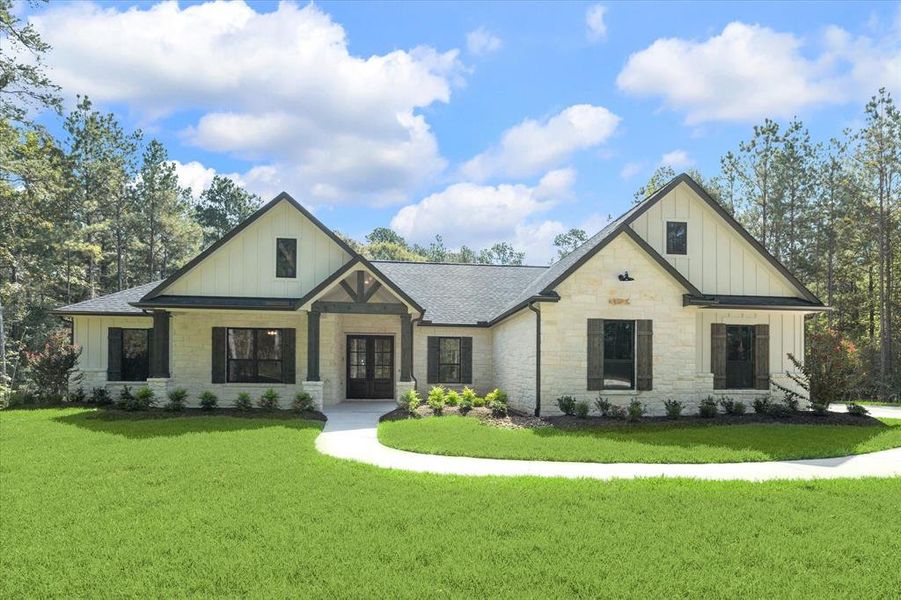 THE PICTURE SHOWN IS NOT THE ACTUAL HOME. TRINITY SIGNATURE HOMES IS BUILDING A SIMILAR FLOOR PLAN.