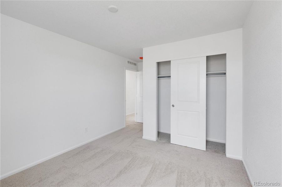 Spacious, unfurnished interior of a new home in , Aurora (Image 7).