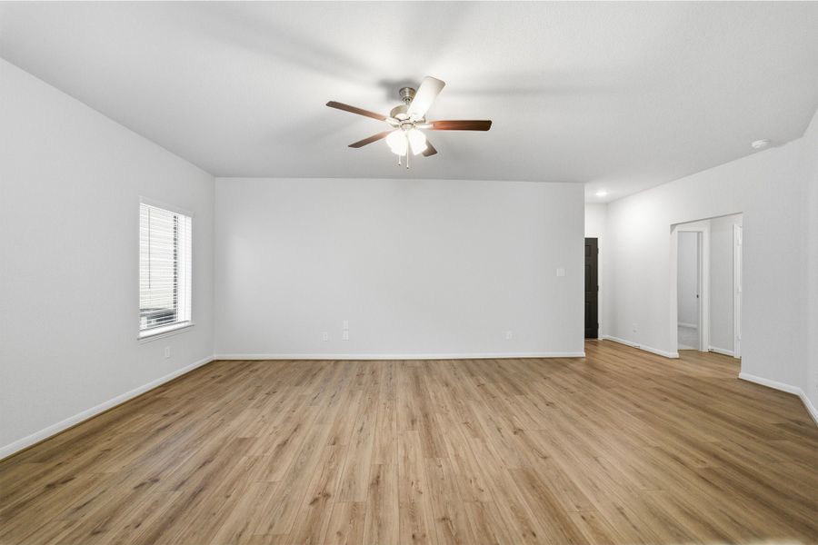 Spacious, unfurnished interior of a new home in Notting Hill, Converse (Image 16).