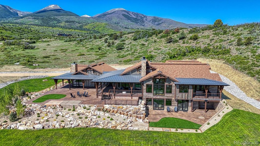 A rare balance of personal space and a discreet, like-minded community shaped by legacy and land. A rare balance of personal space and a discreet, like-minded community shaped by legacy and land.