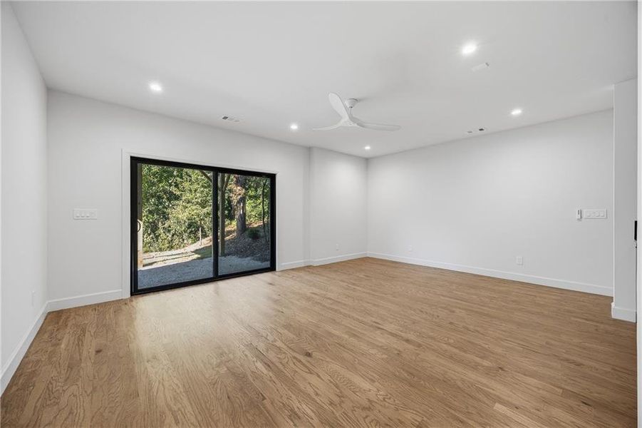 Spacious, unfurnished interior of a new home in , Scottdale (Image 39).