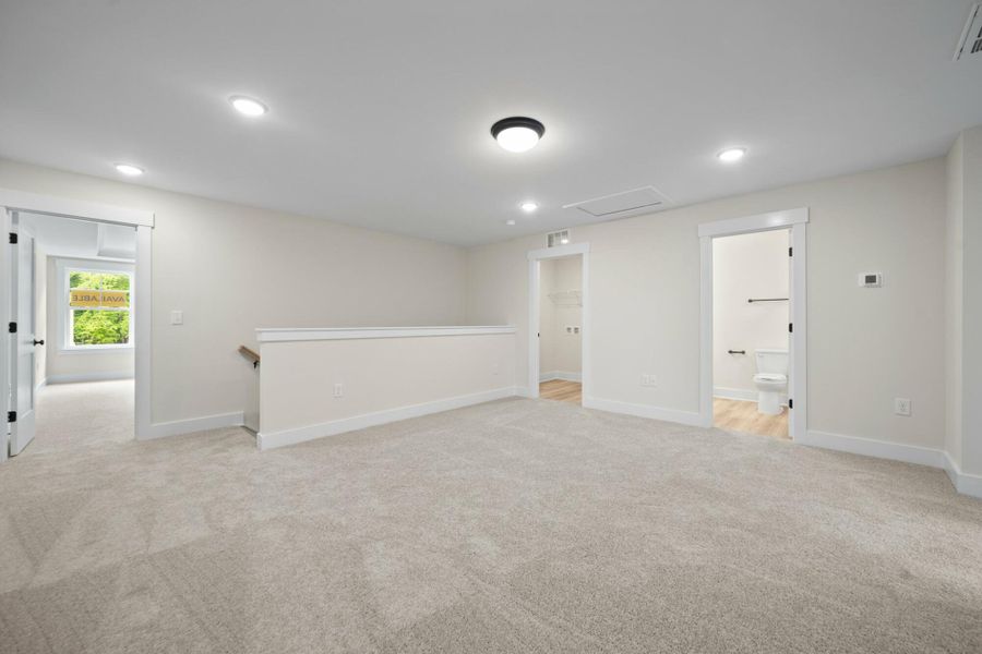 Spacious, unfurnished interior of a new home in Harbor Crossing, Greensboro (Image 16).