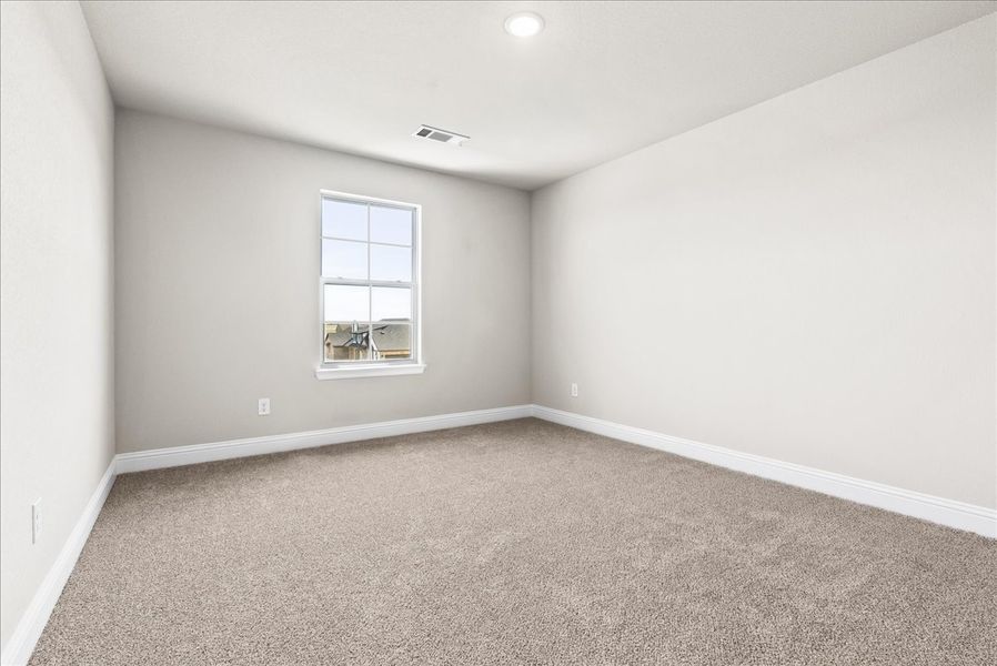 Spacious, unfurnished interior of a new home in Honeysuckle Ranch, Springtown (Image 33).