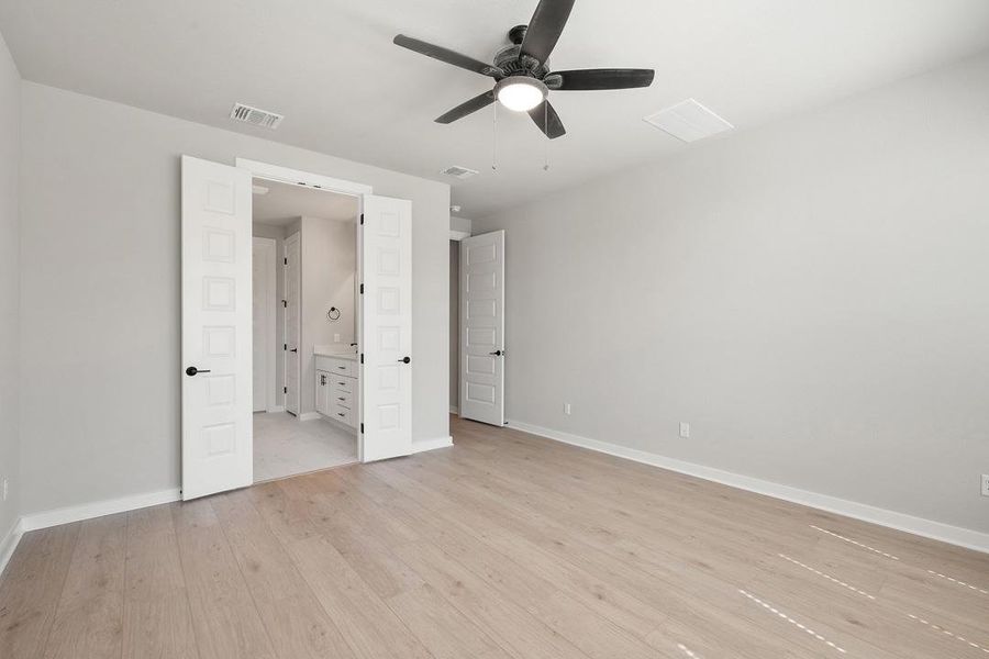 Spacious, unfurnished interior of a new home in Heritage, Dripping Springs (Image 27).