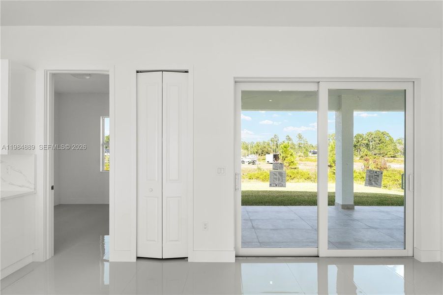 Spacious, unfurnished interior of a new home in , Lehigh Acres (Image 23).