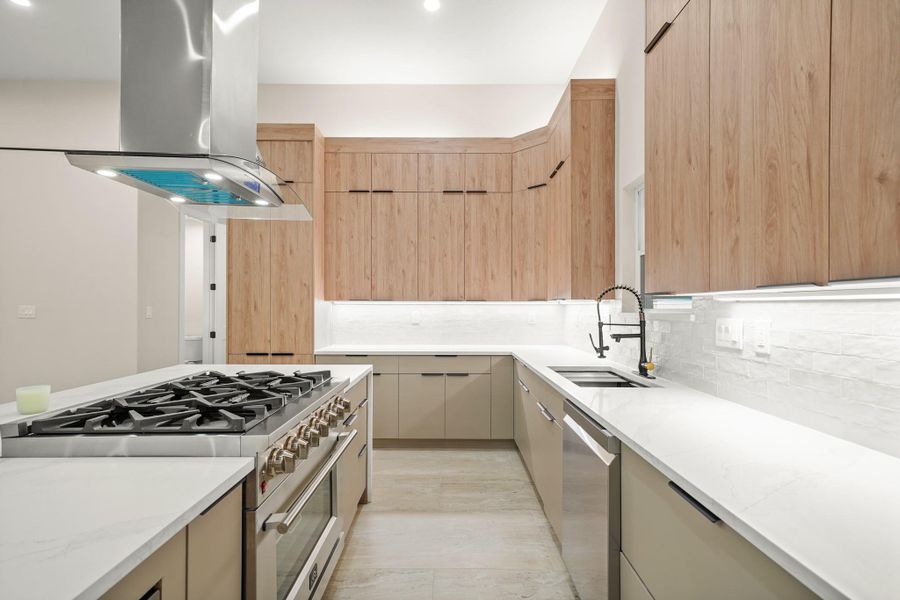 Furnished interior view inside a new home in , Houston (Image 11).