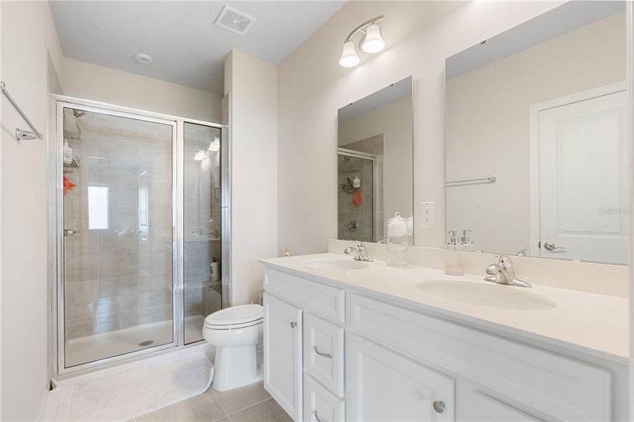 Furnished interior view inside a new home in Park Ridge Villas, Spring Hill (Image 34).