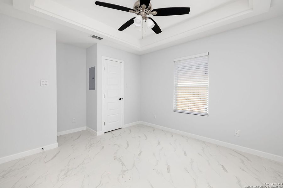 Spacious, unfurnished interior of a new home in , Weslaco (Image 17).